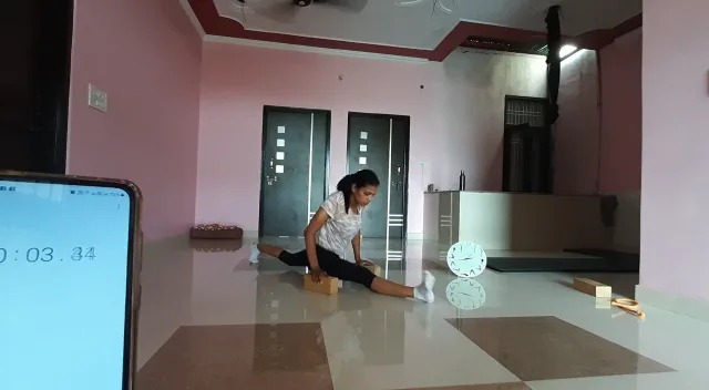 Most Repetitions of Hanumanasana World Record