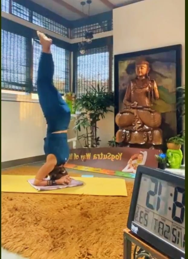 Maximum Yoga Poses In Headstand 