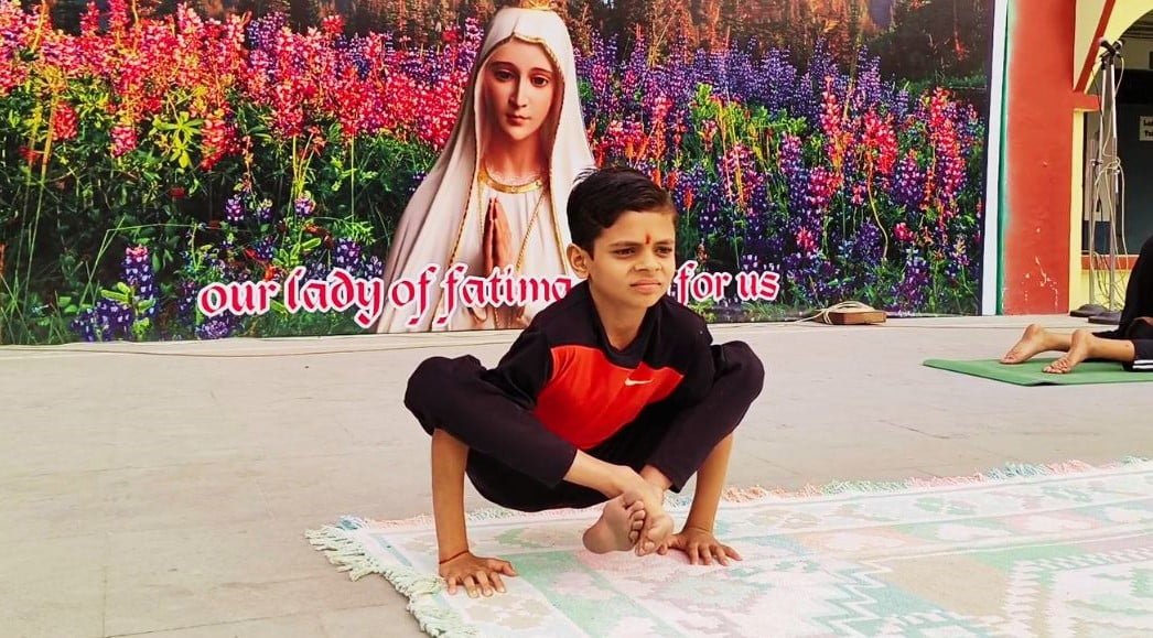 Longest Time To Hold Tittibhasana