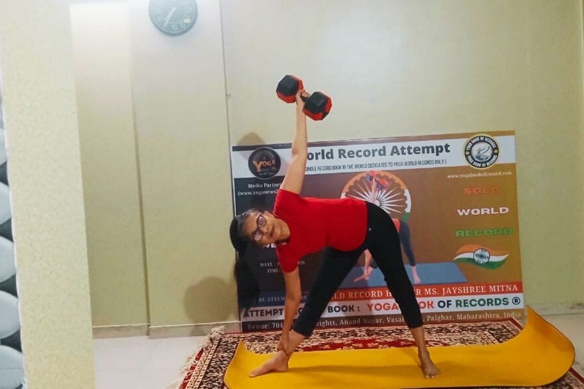 Trikonasana With 5kg Dumbbell – Yoga World Record