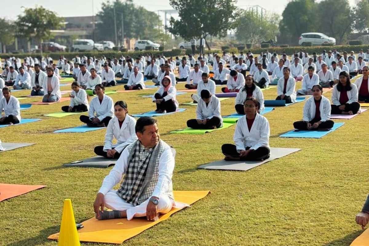 Dr. S.R. Rajasthan Ayurveda University Yoga World Record